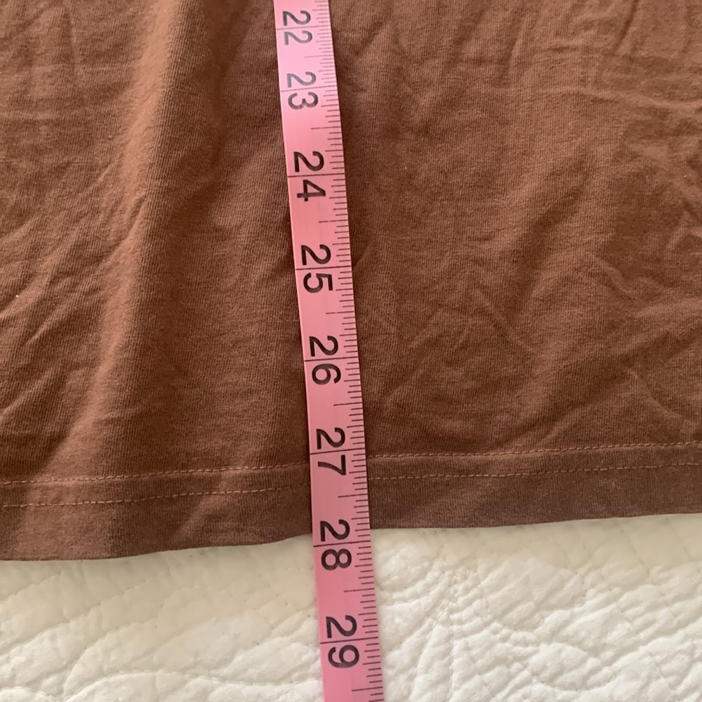 Tee 🤎 - Picture 4 of 4